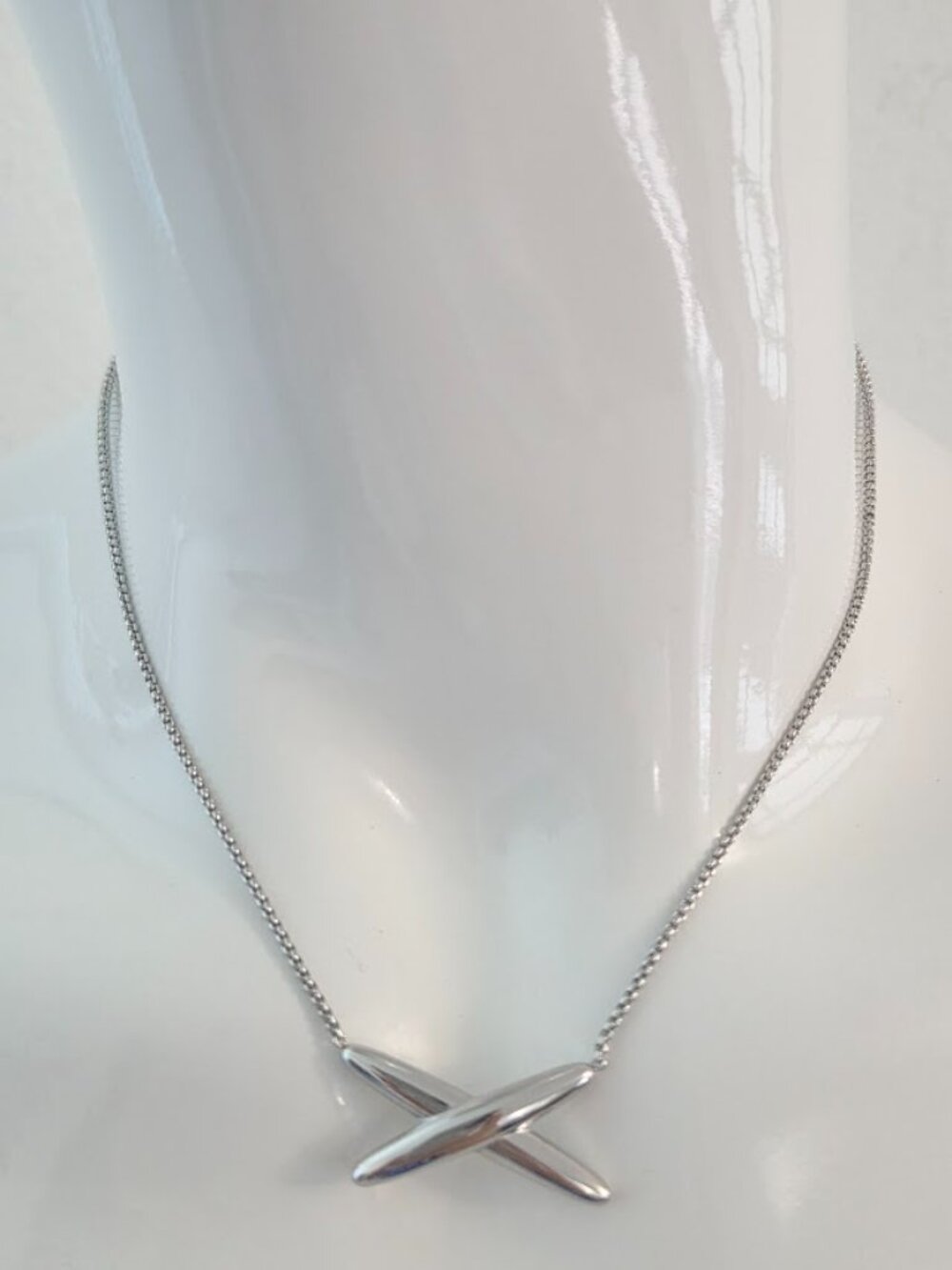 Silver Tone Minimalist Crossed X Pendant Necklace Adjustable - Picture 13 of 16